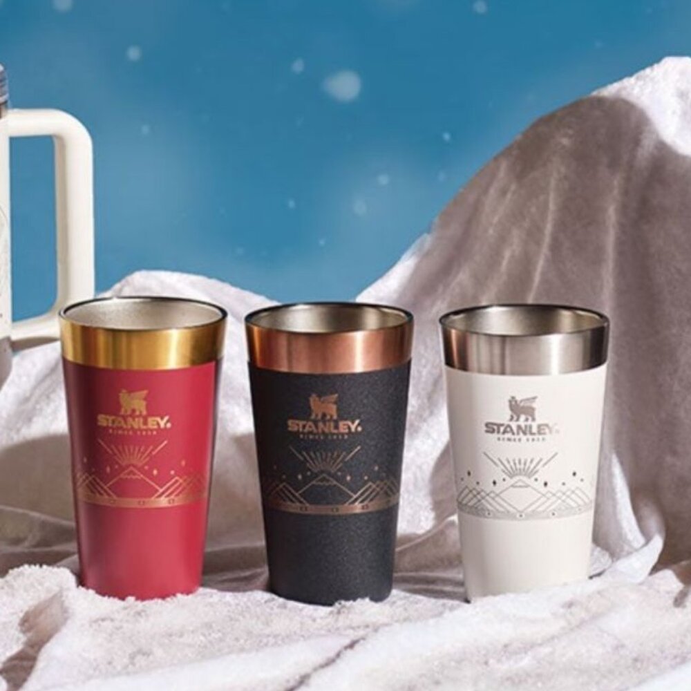 *Giveaway* Holiday Stanley Cup